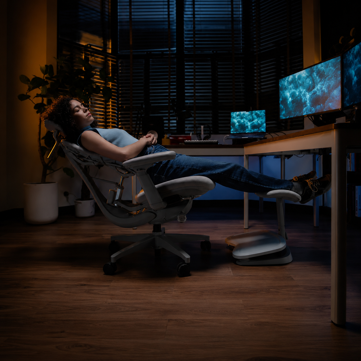 LiberNovo OmniFlex Dynamic Ergonomic Chair